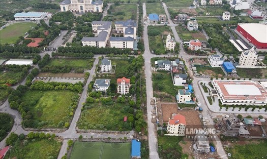 Có phải xác định nghĩa vụ tài chính bổ sung khi điều chỉnh chủ trương từ bán đất có nhà xây thô sang bán đất nền?